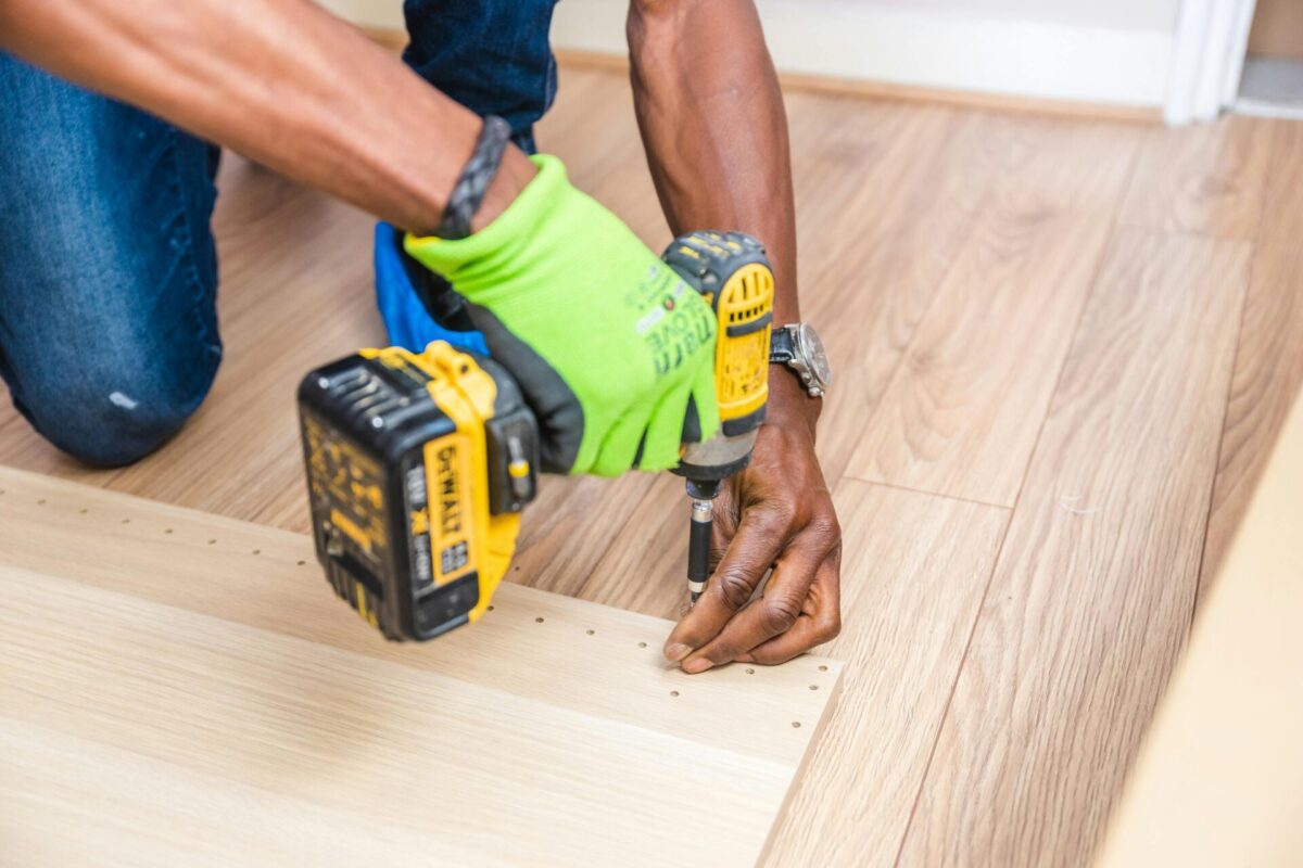 Homeowner asking flooring contractor questions in The Woodlands TX